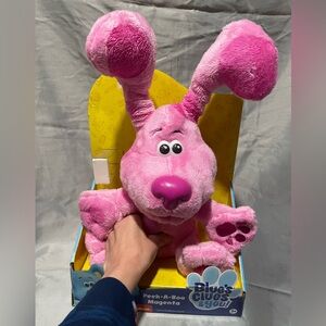 NIB Peek-A-Boo Magenta Plush Toy